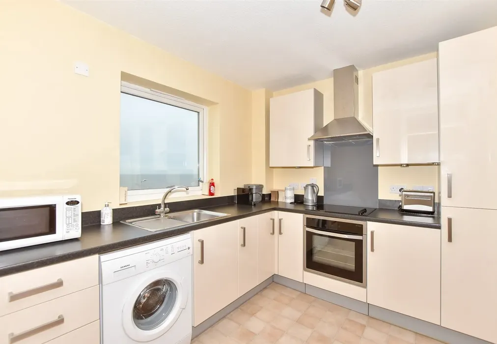 Kitchen - The Parade, Birchington, Kent - Wards of Kent