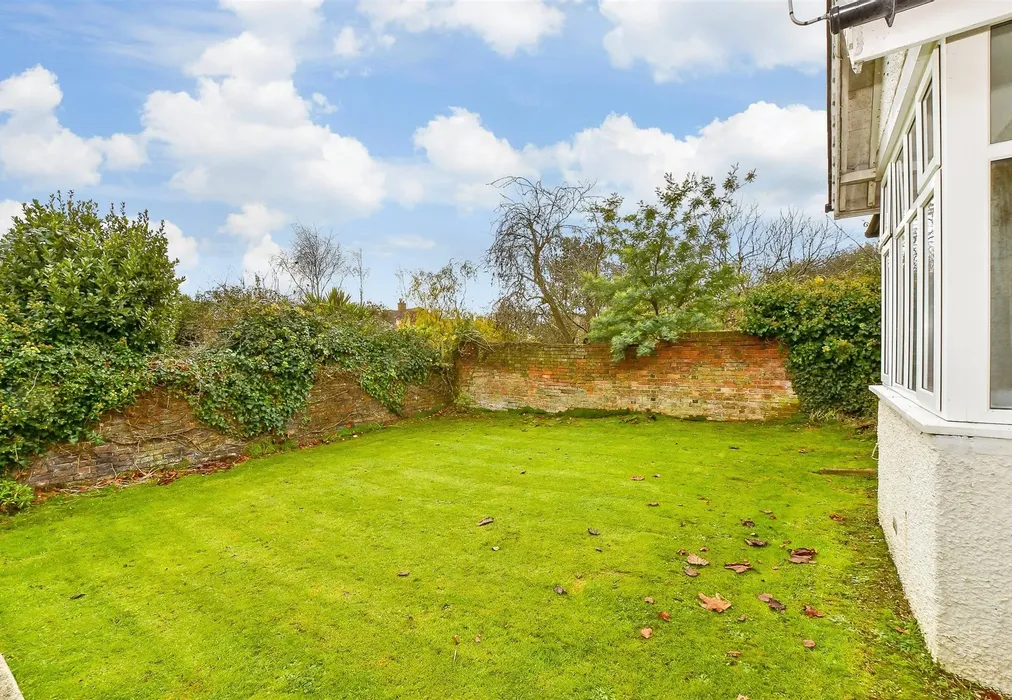 Front Garden - Victoria Road, Sandown, Isle of Wight - Wards of Kent