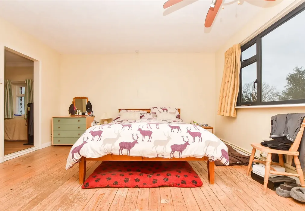 Bedroom 2 - Turners Hill Road, East Grinstead, West Sussex - Wards of Kent