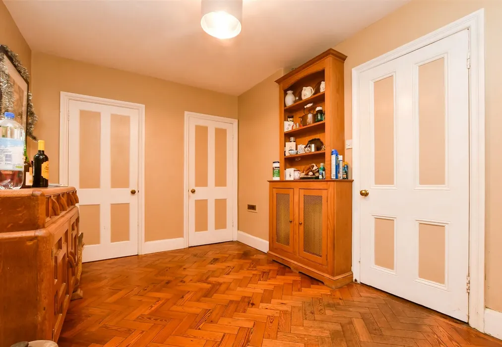 Hallway - Turners Hill Road, East Grinstead, West Sussex - Wards of Kent