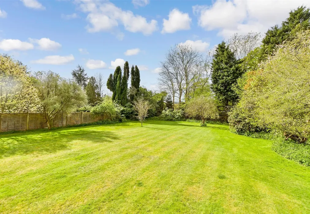 Rear Garden - Turners Hill Road, East Grinstead, West Sussex - Wards of Kent