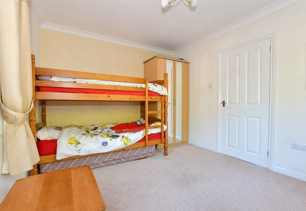 Bedroom 4 - The Pitts, Bonchurch, Isle of Wight - Wards of Kent
