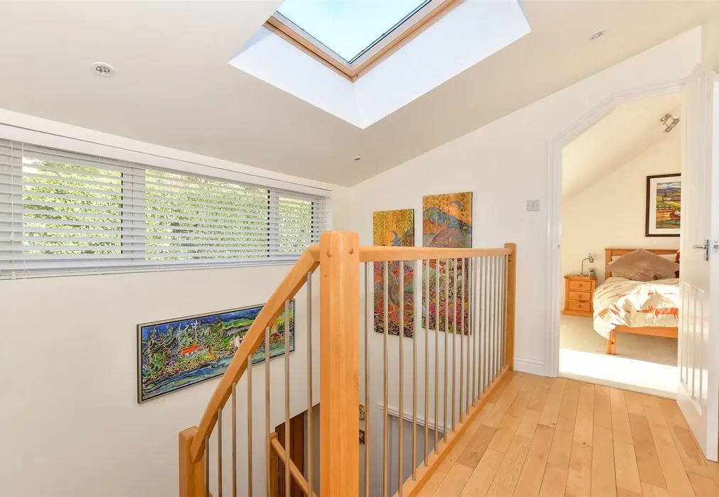 Internal Lifestyle Photograph - The Pitts, Bonchurch, Isle of Wight - Wards of Kent