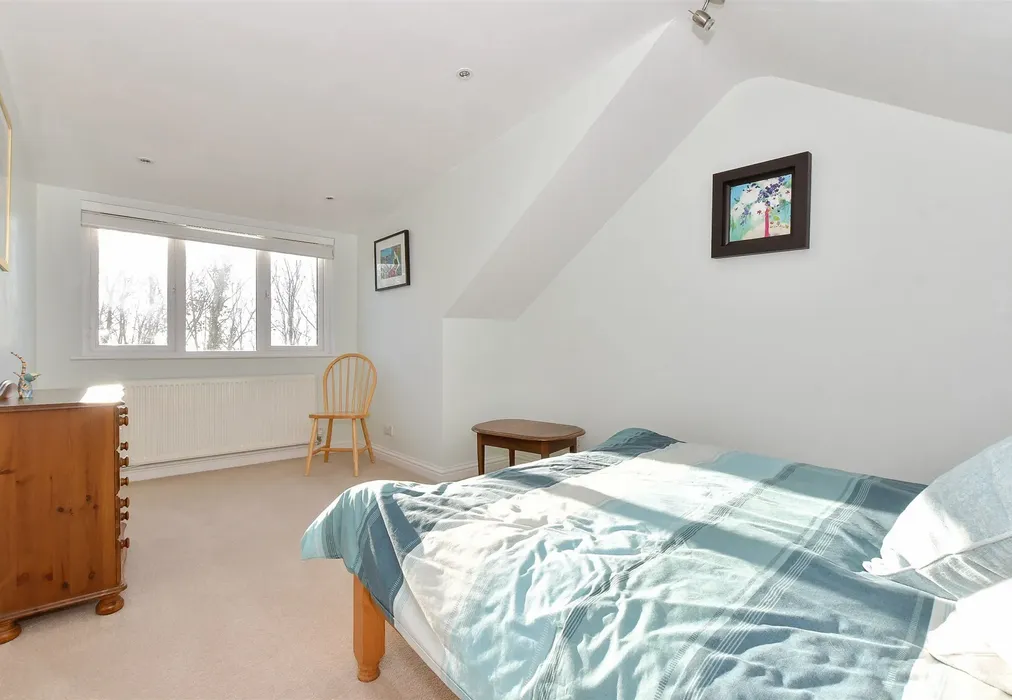 Bedroom 2 - The Pitts, Bonchurch, Isle of Wight - Wards of Kent