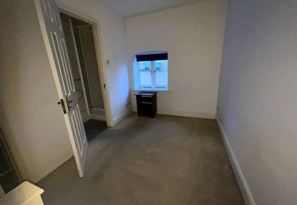 Bedroom - Clifton Road, Gravesend, Kent - Wards of Kent