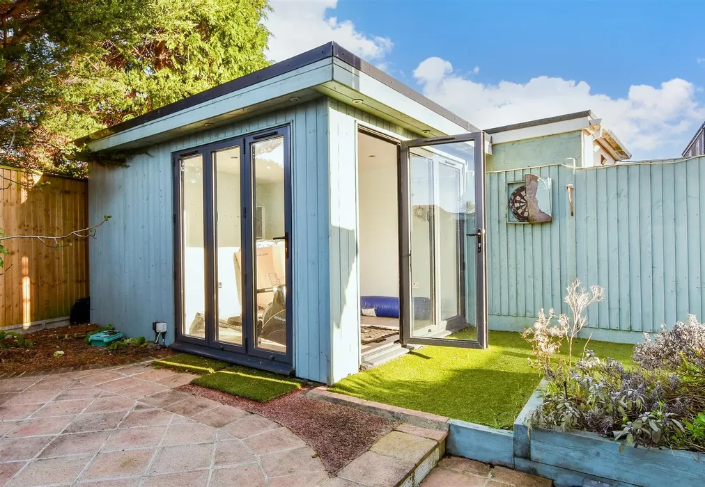 Workshop/Outbuildings - Singleton Road, Patcham, Brighton, East Sussex - Wards of Kent