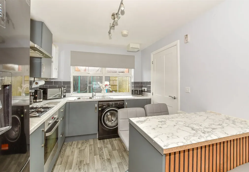 Kitchen - Vickery Court, Staplehurst, Tonbridge, Kent - Wards of Kent