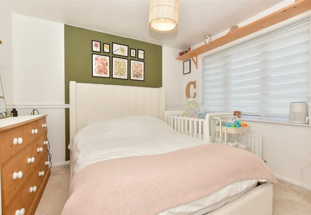 Bedroom 2 - Vlissingen Drive, Deal, Kent - Wards of Kent