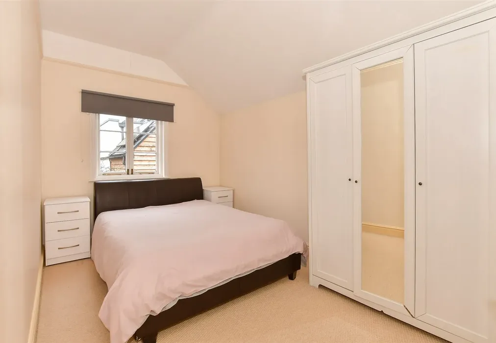 Bedroom 2 - Northgate, Canterbury, Kent - Wards of Kent