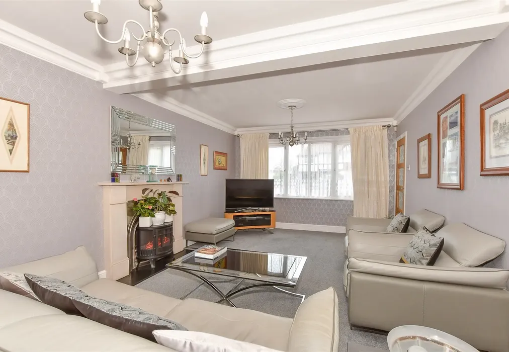 Lounge - Leicester Avenue, Cliftonville, Margate, Kent - Wards of Kent