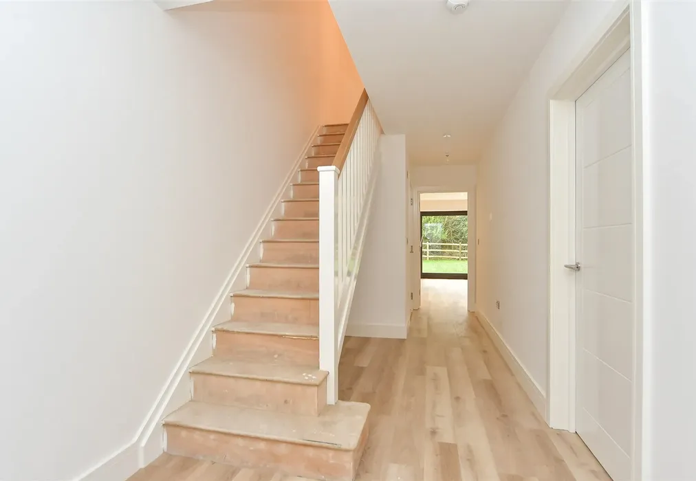 Entrance Hall - The Heights, Station Road, Dover, Kent - Wards of Kent