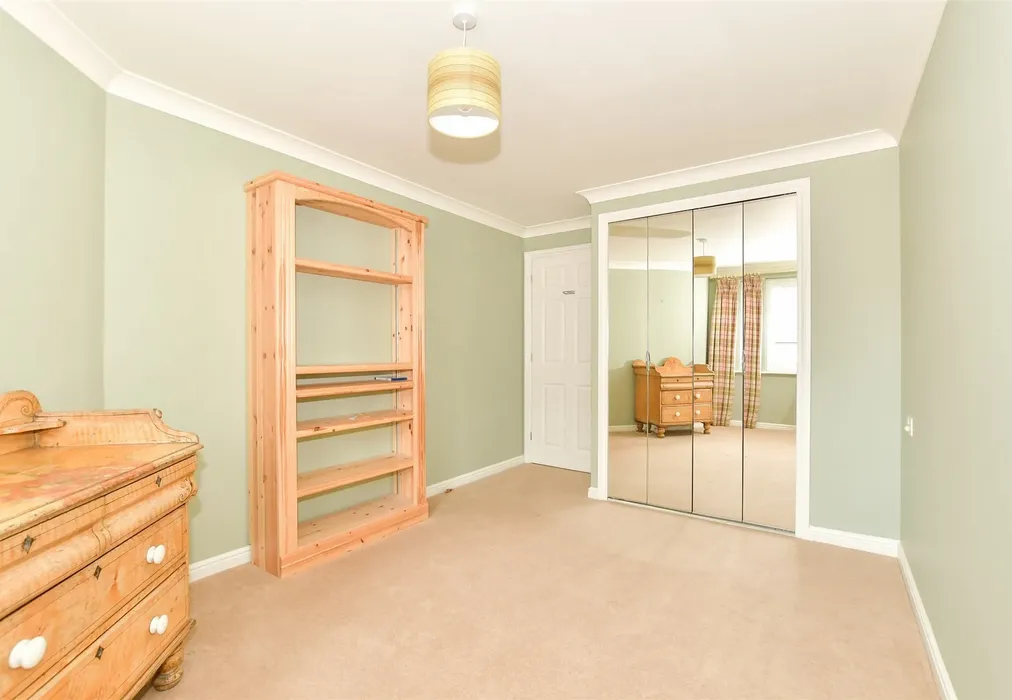 Bedroom 1 - Queen Street, Arundel, West Sussex - Wards of Kent