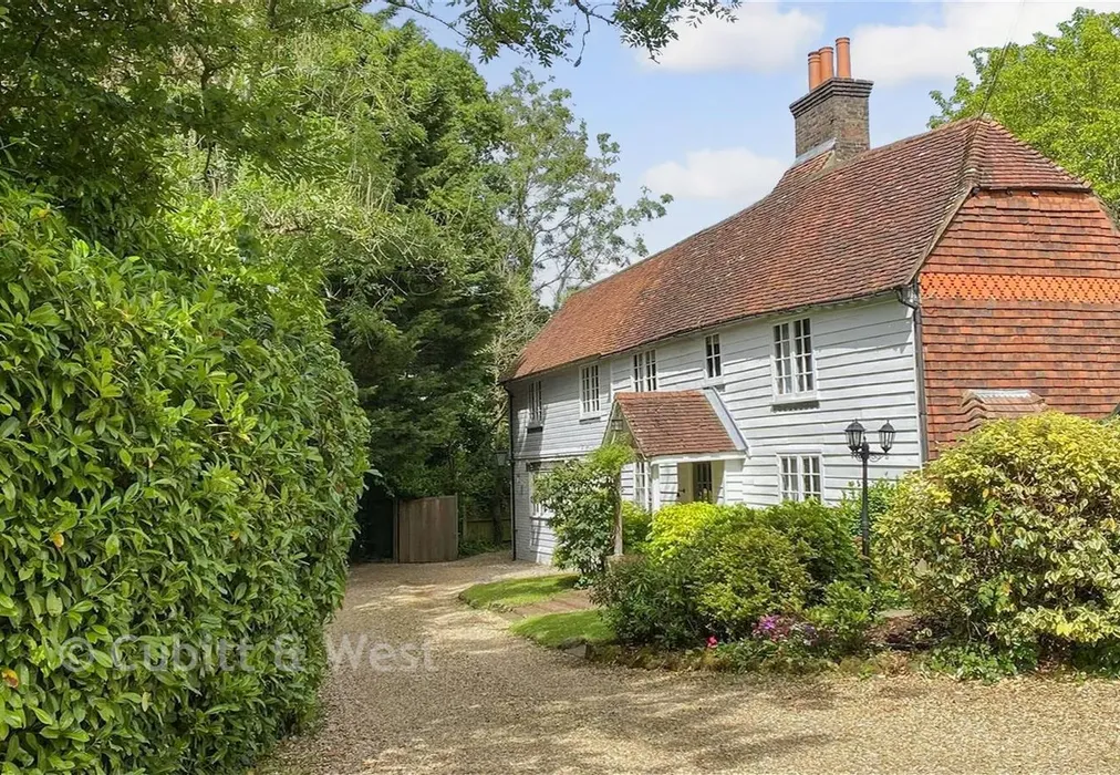 Front - Boars Head, Crowborough, East Sussex - Wards of Kent