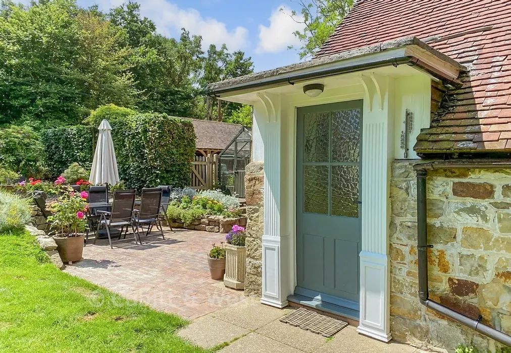 Patio Area - Boars Head, Crowborough, East Sussex - Wards of Kent