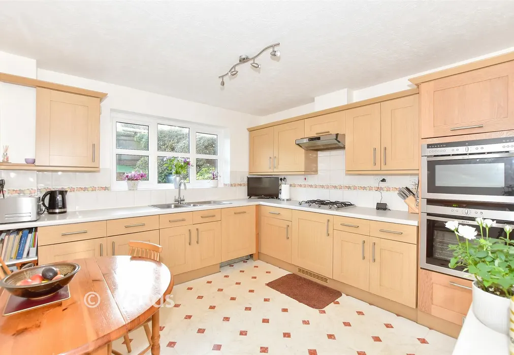 Kitchen - East Northdown Close, Cliftonville, Margate, Kent - Wards of Kent