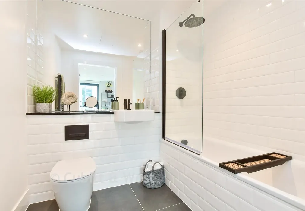 Bathroom - The Furlong, Brighton, East Sussex - Wards of Kent