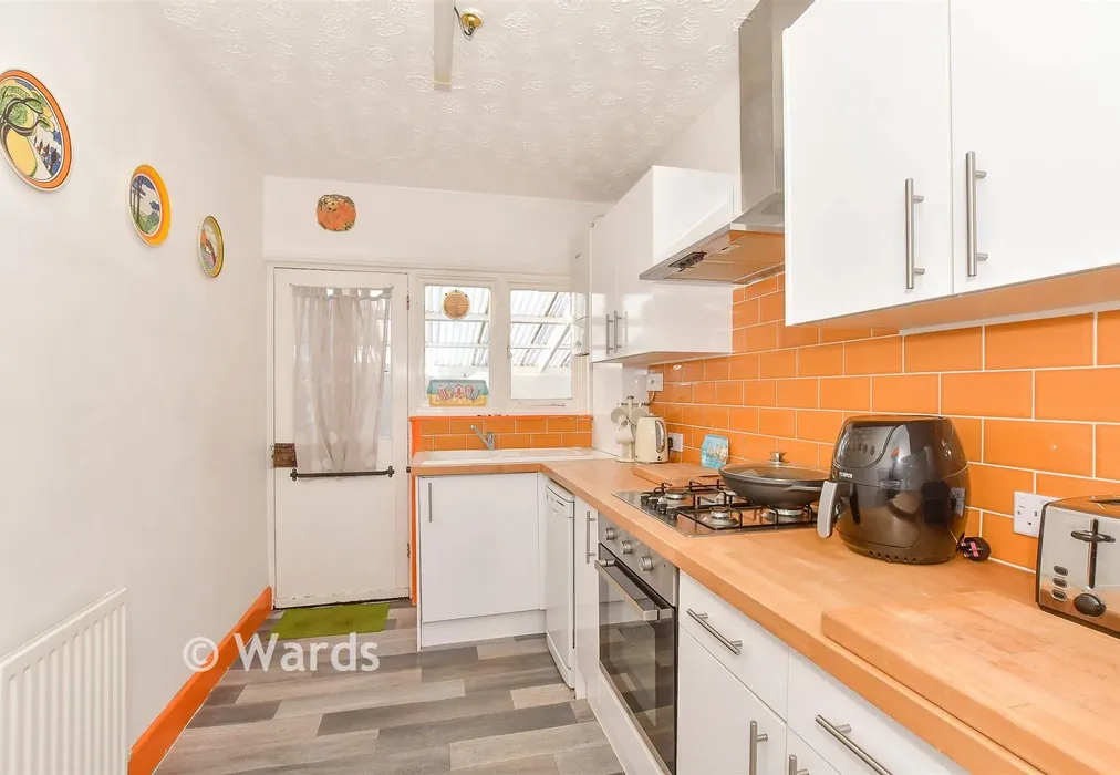 Kitchen - Clare Road, Whitstable, Kent - Wards of Kent