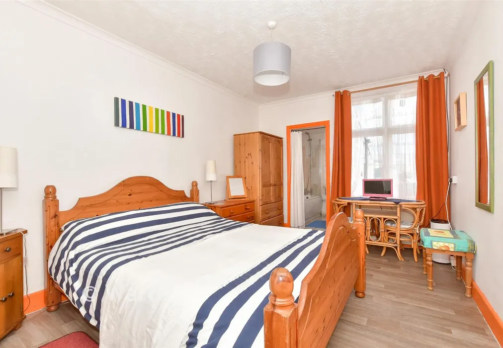 Bedroom 1 - Clare Road, Whitstable, Kent - Wards of Kent