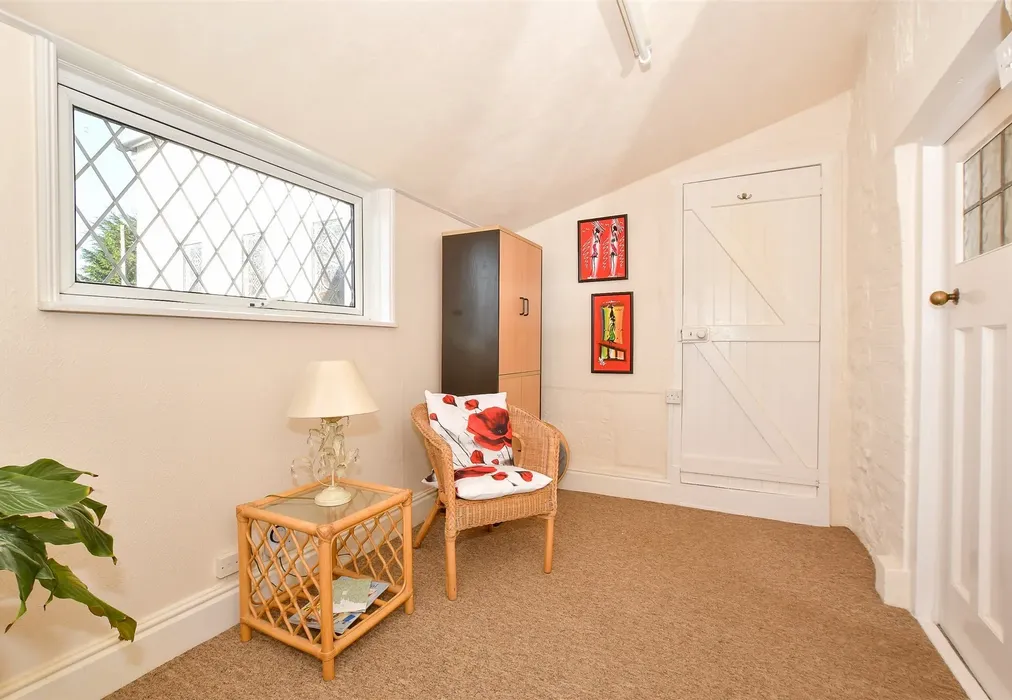 Snug - Southford Lane, Whitwell, Ventnor, Isle of Wight - Wards of Kent