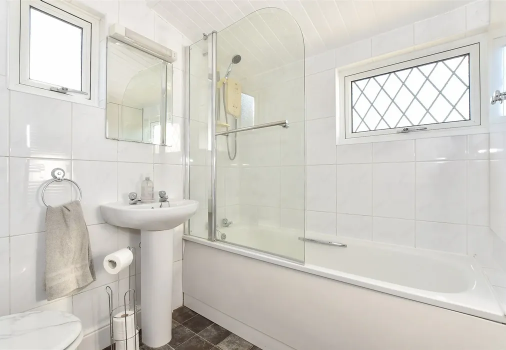 Bathroom - Southford Lane, Whitwell, Ventnor, Isle of Wight - Wards of Kent