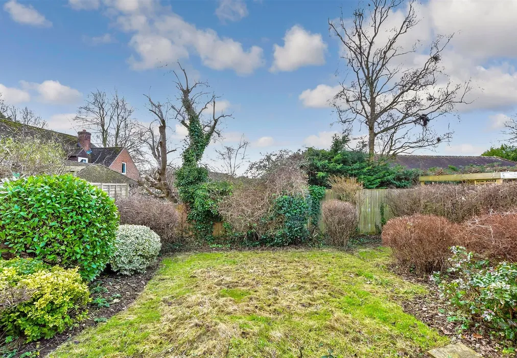 Rear Garden - Malcolm Road, Tangmere, Chichester, West Sussex - Wards of Kent