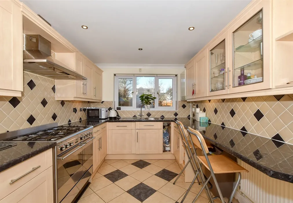 Kitchen - Yeoman Park, Bearsted, Maidstone, Kent - Wards of Kent