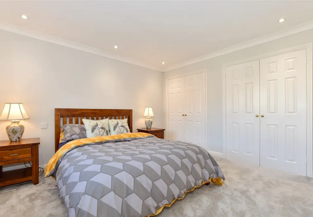 Bedroom 1 - Yeoman Park, Bearsted, Maidstone, Kent - Wards of Kent