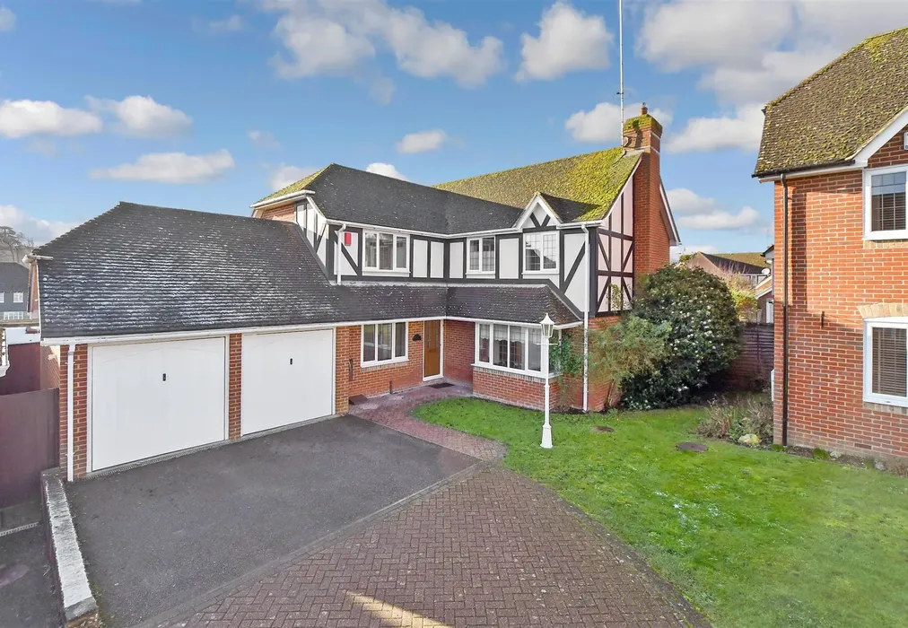 External (Web) 1 - Yeoman Park, Bearsted, Maidstone, Kent - Wards of Kent