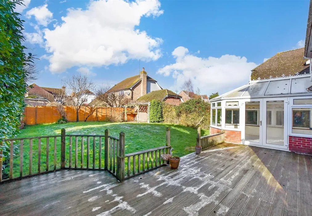 Rear Garden - Yeoman Park, Bearsted, Maidstone, Kent - Wards of Kent