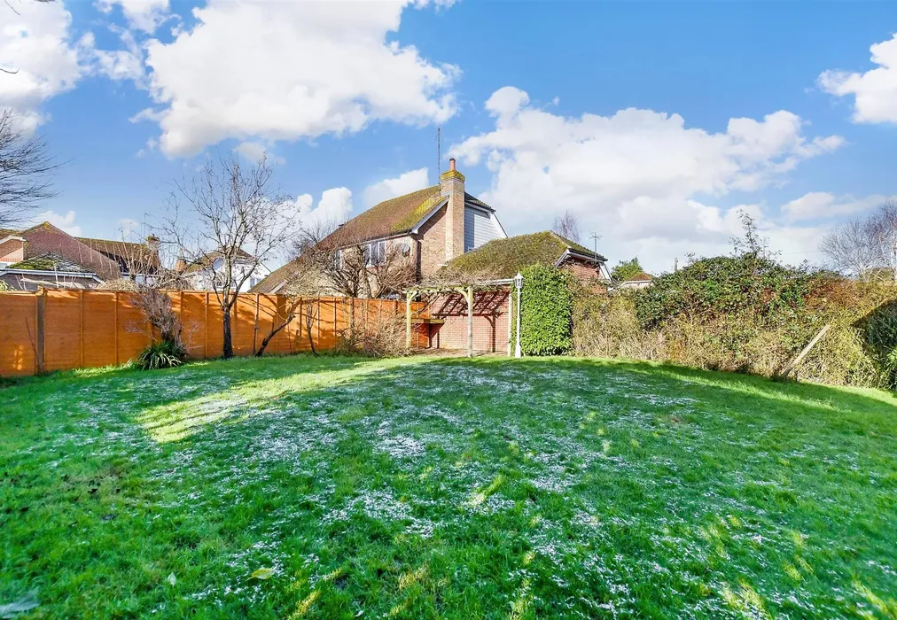 Rear Garden - Yeoman Park, Bearsted, Maidstone, Kent - Wards of Kent