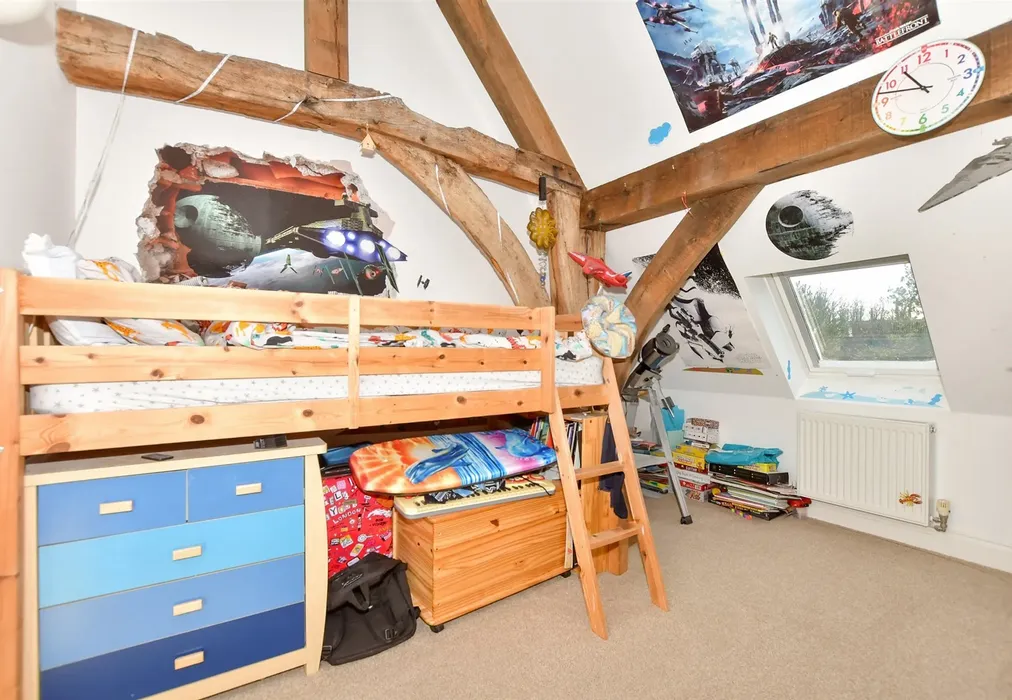 Bedroom 2 - Peene Farm, Peene, Folkestone, Kent - Wards of Kent