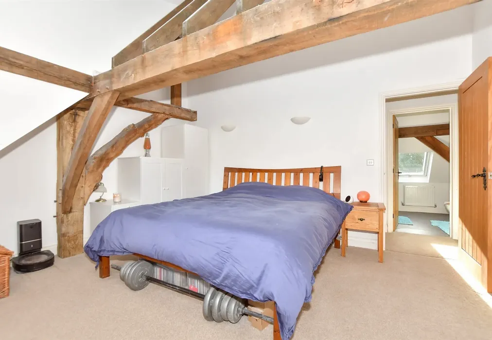 Bedroom 1 - Peene Farm, Peene, Folkestone, Kent - Wards of Kent