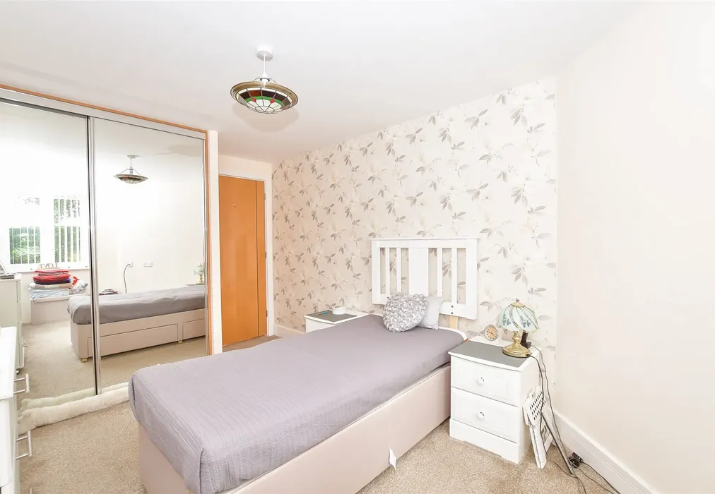 Bedroom - Hawthorn Road, Bognor Regis, West Sussex - Wards of Kent