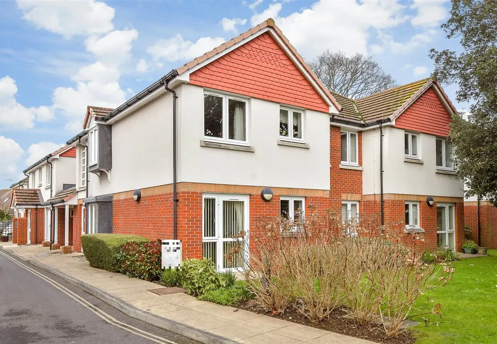 Front (Web) - Hawthorn Road, Bognor Regis, West Sussex - Wards of Kent