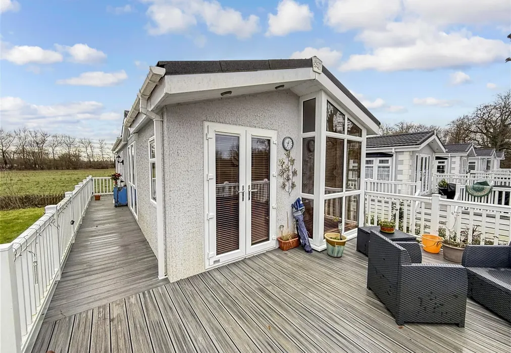Front - Hampstead Lane, Yalding, Maidstone, Kent - Wards of Kent