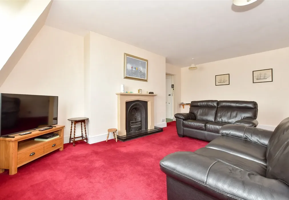 Lounge - Queens Gardens, Broadstairs, Kent - Wards of Kent