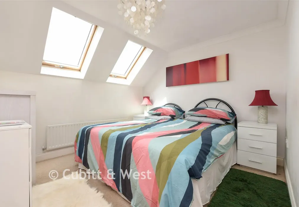 Bedroom 1 - Godstone Road, Whyteleafe, Surrey - Wards of Kent