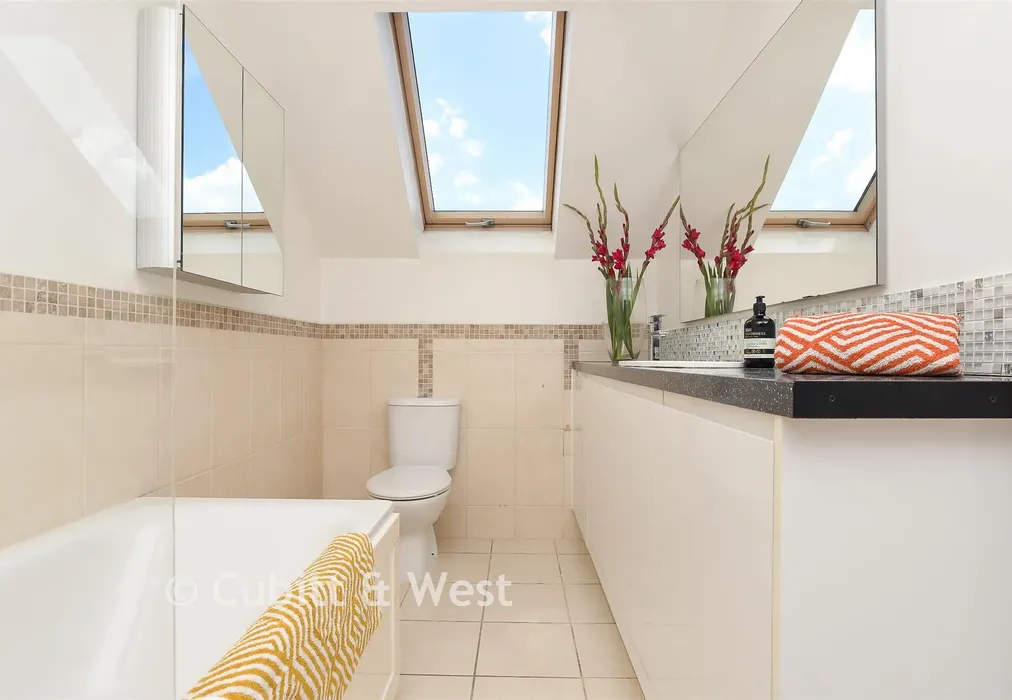 Bathroom - Godstone Road, Whyteleafe, Surrey - Wards of Kent