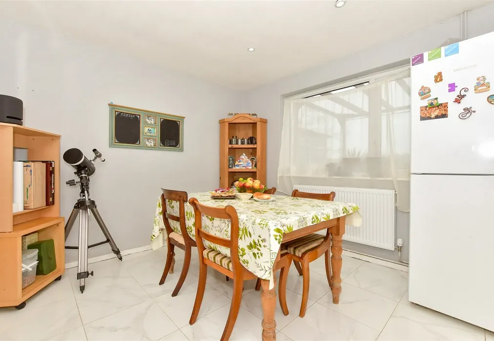 Kitchen/Diner - Freemens Way, Deal, Kent - Wards of Kent