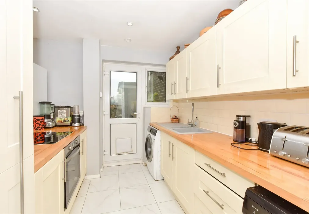 Kitchen/Diner - Freemens Way, Deal, Kent - Wards of Kent