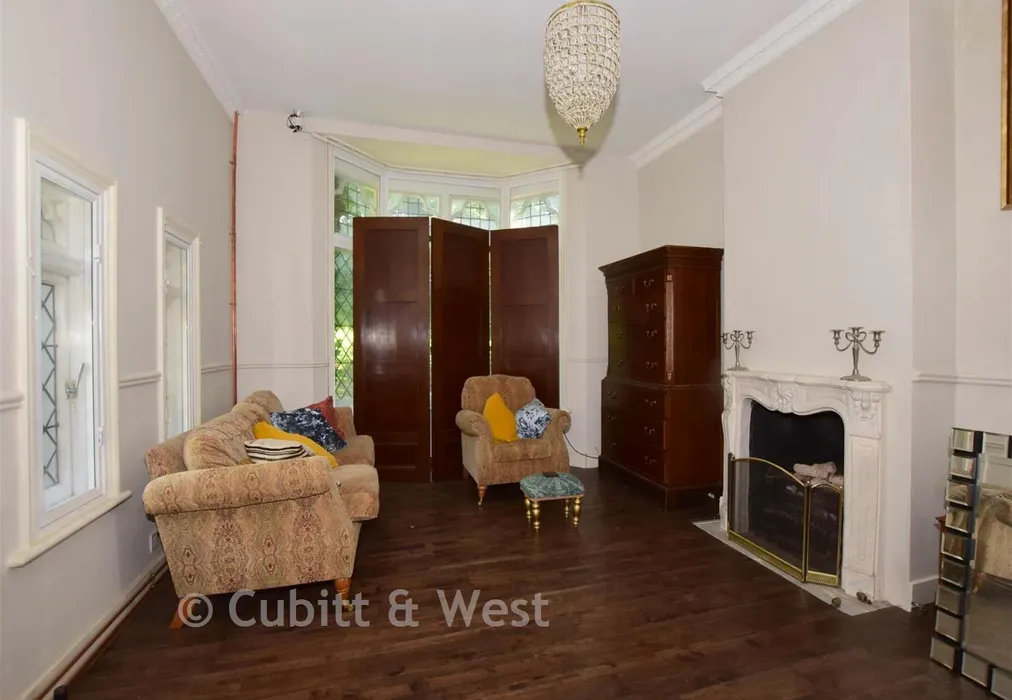 Lounge - Redehall Road, Smallfield, Surrey - Wards of Kent