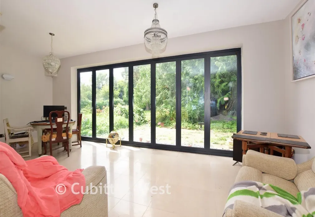 Sitting Area - Redehall Road, Smallfield, Surrey - Wards of Kent
