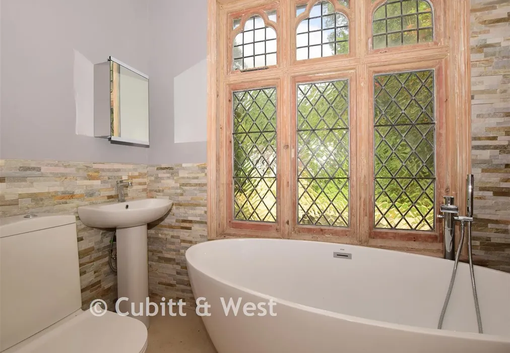 Ensuite Bathroom 2 - Redehall Road, Smallfield, Surrey - Wards of Kent
