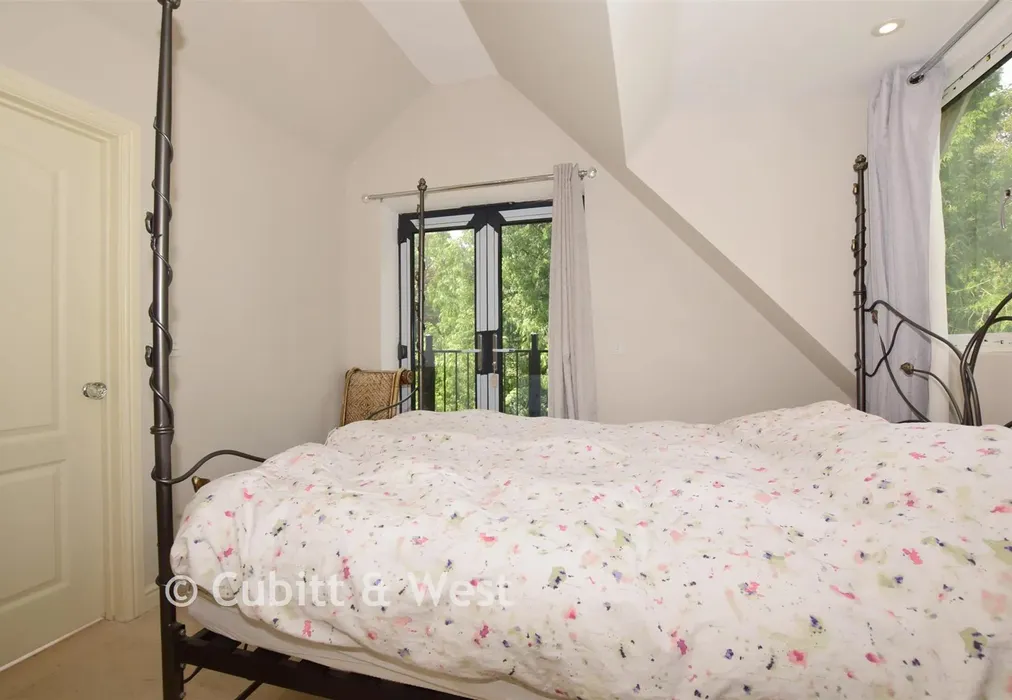 Bedroom 1 - Redehall Road, Smallfield, Surrey - Wards of Kent