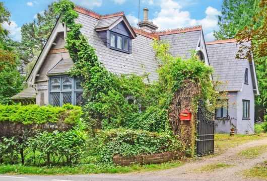 Redehall Road, Smallfield, Surrey - Wards of Kent