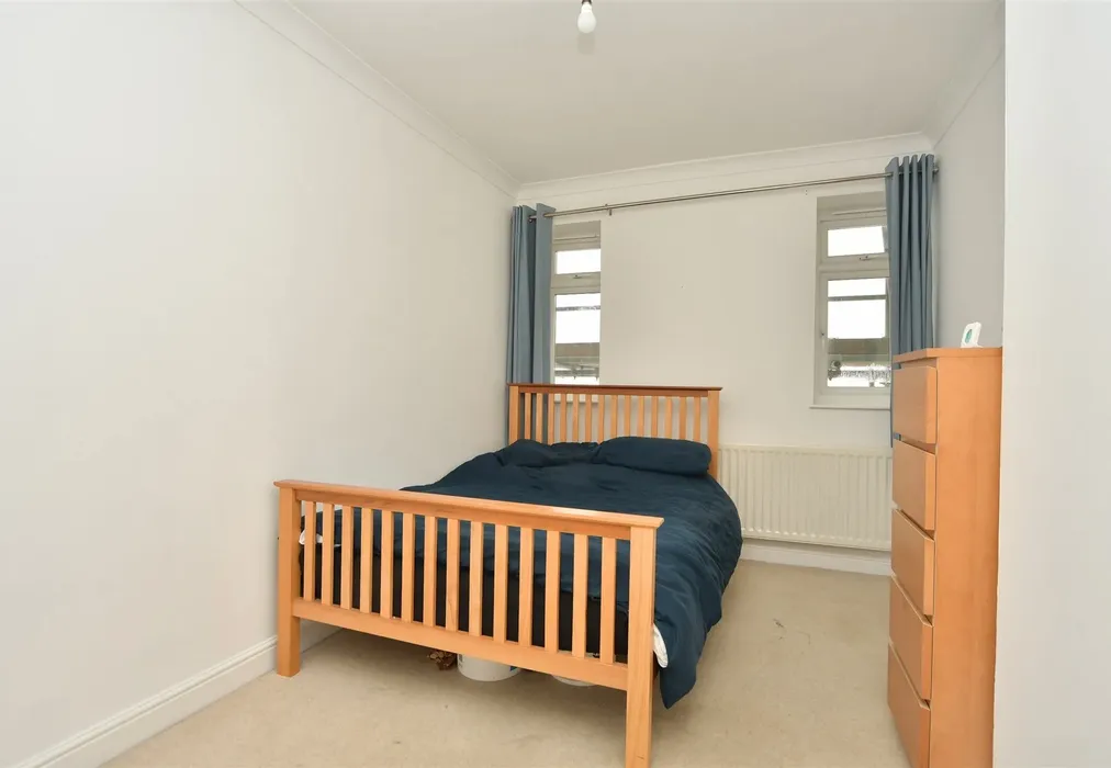 Bedroom 1 - Pleasant Row, Brompton, Gillingham, Kent - Wards of Kent