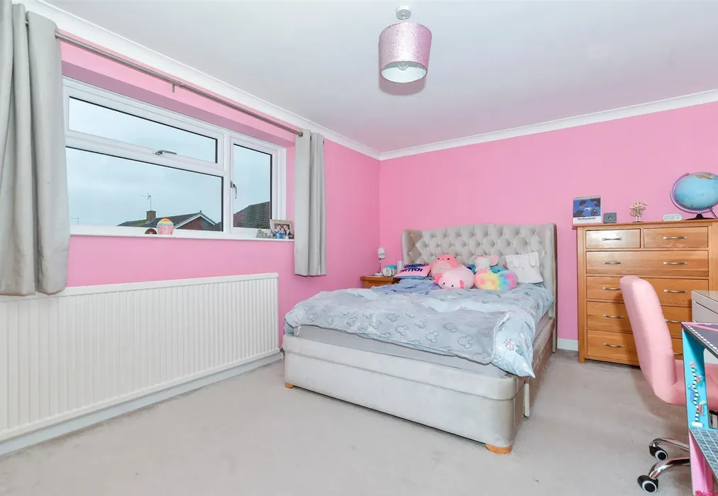 Bedroom 2 - Cowdrey Close, Maidstone, Kent - Wards of Kent