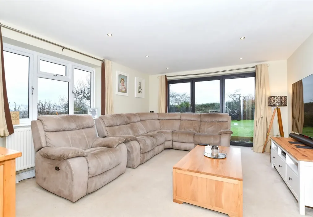 Lounge - Cowdrey Close, Maidstone, Kent - Wards of Kent