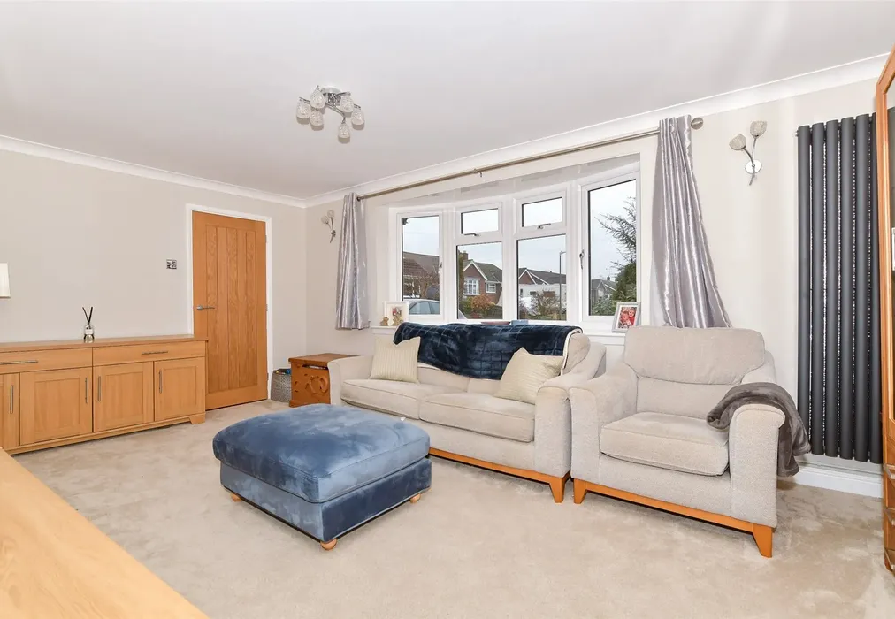 Family Room - Cowdrey Close, Maidstone, Kent - Wards of Kent