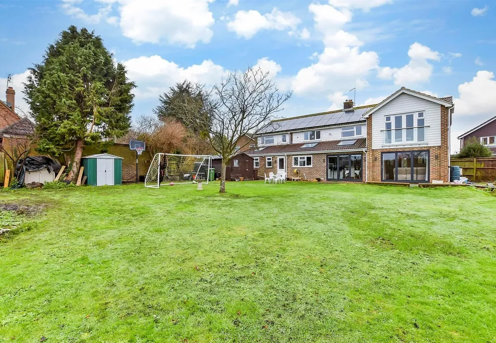 Rear Elevation - Cowdrey Close, Maidstone, Kent - Wards of Kent
